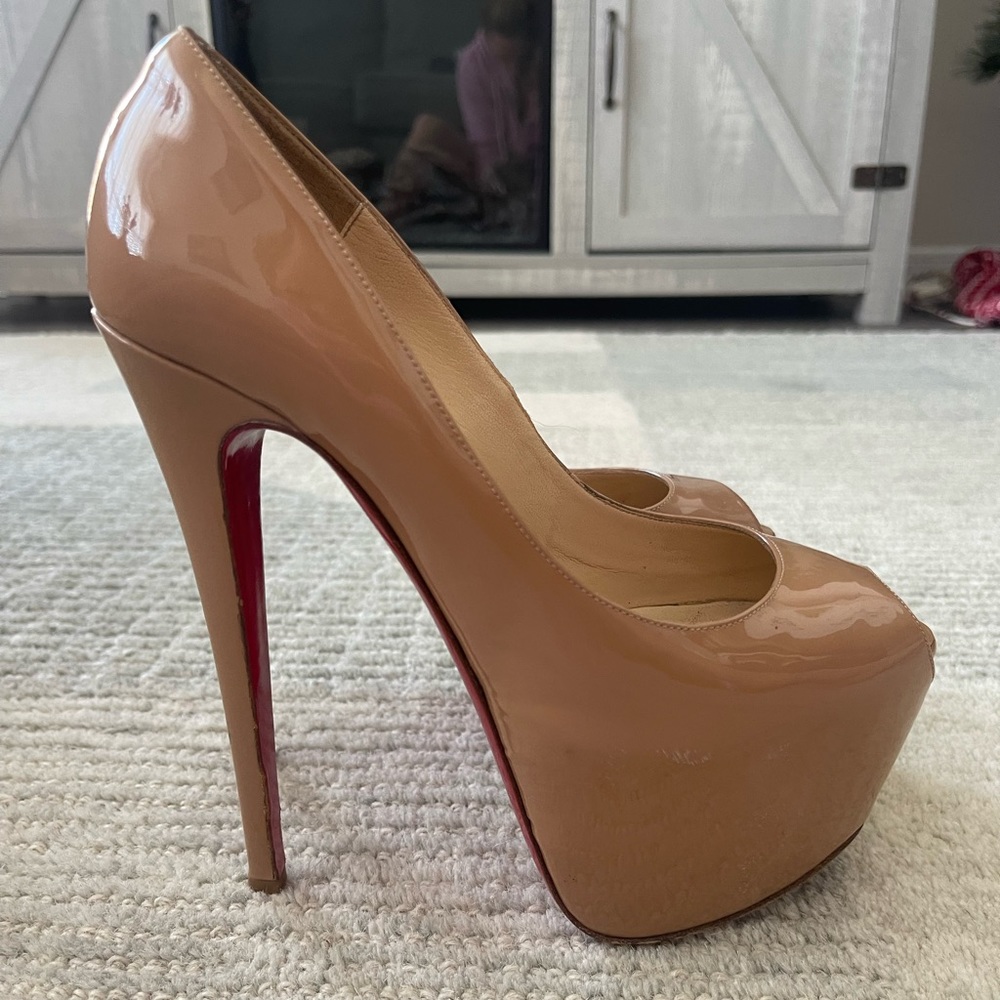 Christian Louboutin Highness 160mm Nude Patent Pumps Platform Heels Size 8.5